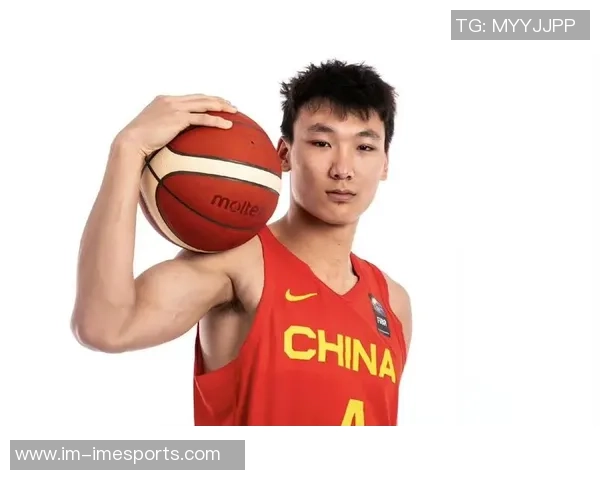 媒体人分享淡厚然NCAA新赛季媒体照展现岁月痕迹与沧桑感