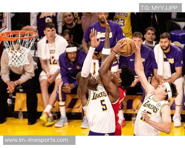 湖人缺少077后防守未见改善进攻反而更显乏力依赖症愈发明显