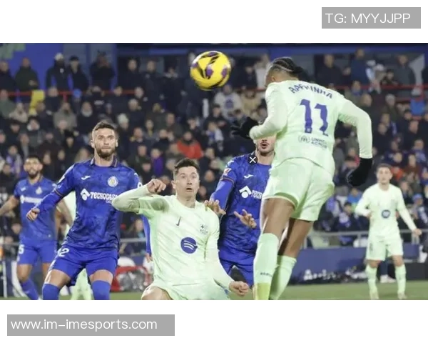 费尔明社媒庆祝德比胜利助攻双响巴萨红蓝色荣耀再现