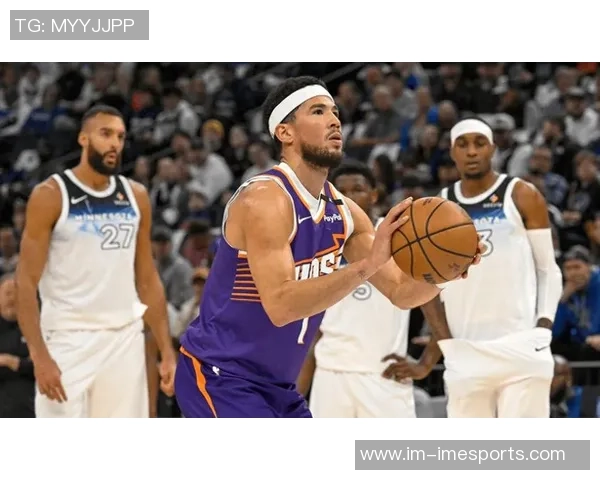 布克谈新赛季期待与责任感受领袖角色的重要性与挑战